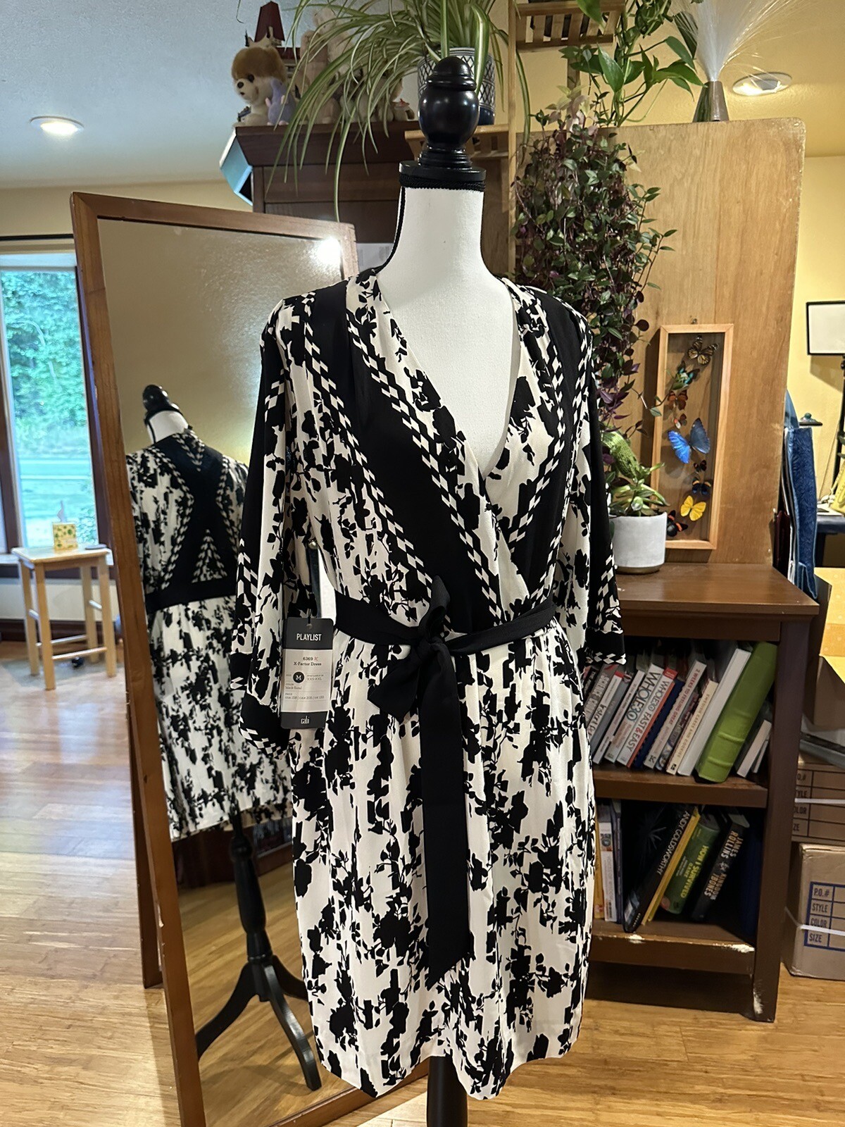 cabi-nwt-x-factor-dress-size-m-black-white-spring-23-6369-158