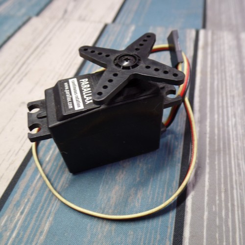 Parallax Continuous Rotation Servo, 4 to 6 VDC, Torque 38 oz-in @ 6 V w/ Plug - Picture 2 of 8