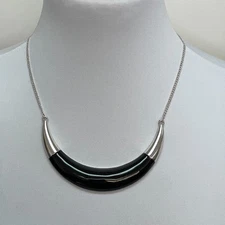 Women's Necklace Crescent Half Moon Black Silver-tone NWOT