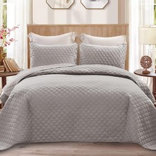 Exclusivo Mezcla Ultrasonic Reversible King Size Quilt Bedding Set with Pillo...
