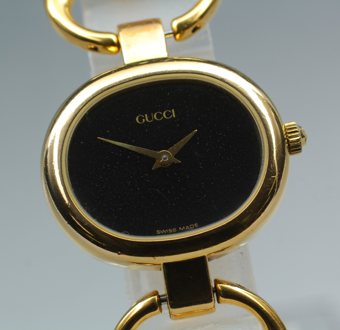 Vintage Gucci 1600 26mm Black Gold Quartz Women's Watch Japan Near Mint