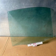 Mercedes-Benz W210 Limousine Türscheibe hinten links Scheibe SAINT-GOBAIN... Mercedes-Benz W210 Limousine Türscheibe hinten links Scheibe SAINT-GOBAIN...