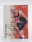 TIM HARDAWAY 1996-97 SKYBOX AUTOGRAPHICS AUTO HEAT Q7128