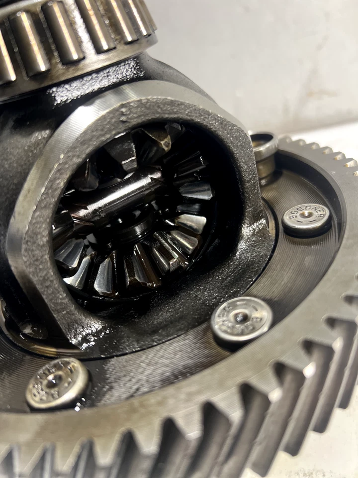 VW MANUAL TRANSMISSION 020/DFQ (MK3 2.0L) DIFF DIFFERENTIAL ASSEMBLY USED - Image 3 of 4