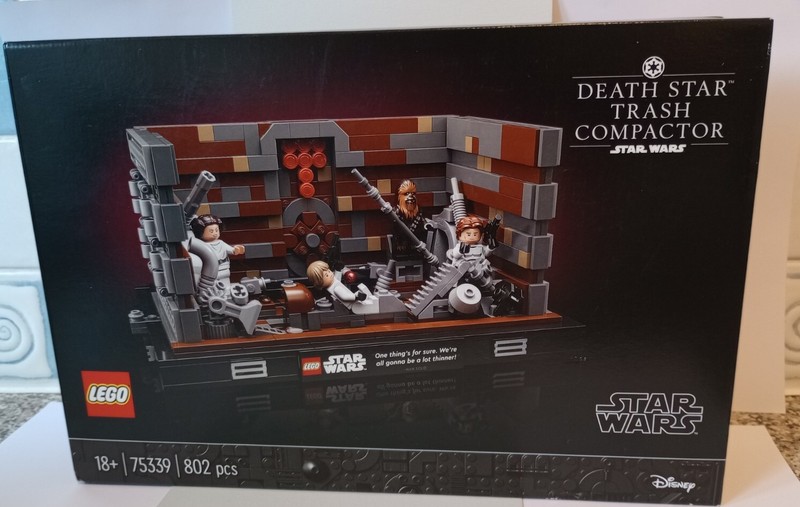 LEGO Star Wars  Death Star Trash Compactor Diorama (75339)  New and sealed.