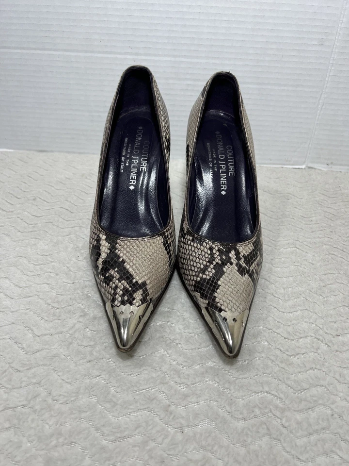 Donald J Pliner Couture Women’s Sz 7M Snakeskin Point Toe Pump Heel Shoes. - Image 3 of 4