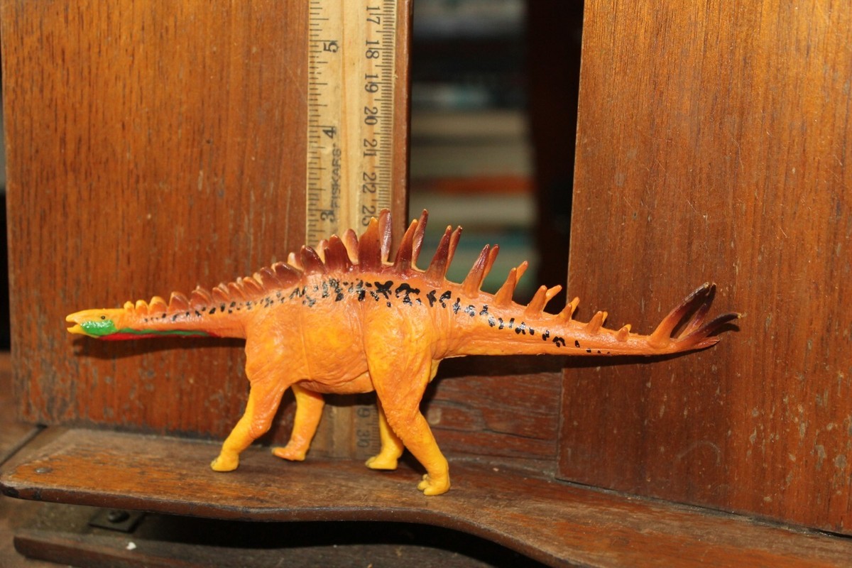 Dinosaur Action Figure Chungkingosaurus 7-3/4