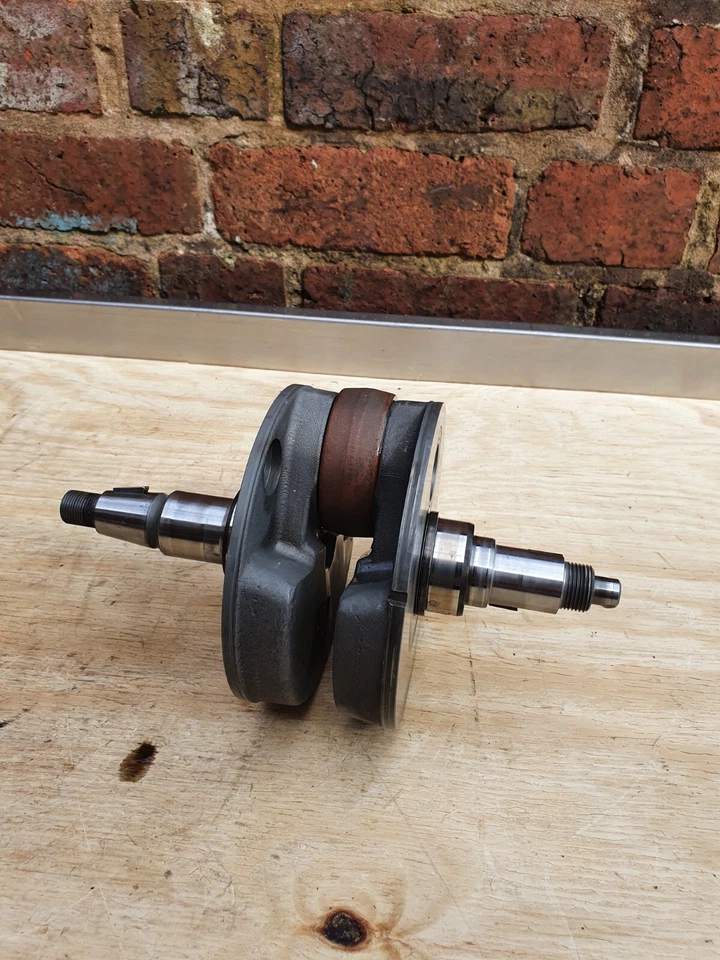 Conjunto cigüeñal motor KTM 640 DUKE 2 LC4 2000-2006 Foto 2 de 4