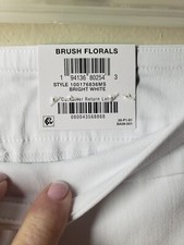 JM Collection Capri Pants Lg Bright White Tummy Control Comfort Waist stretchy