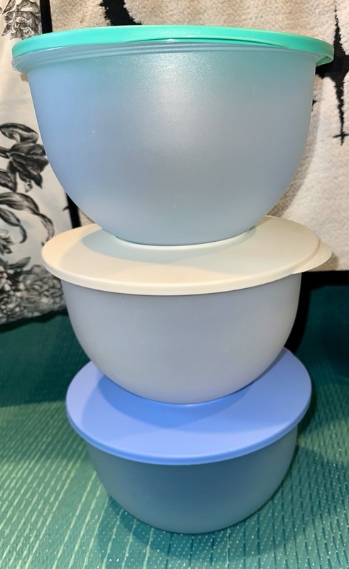 Set of 3 Tupperware 4.3L Mixing Bowls w/ Seals Lids 3091 Impressions Storage