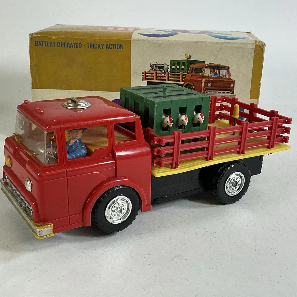 Camión agrícola Marx vintage años 60 a batería y caja y pollo extra bastante bonito Foto 3 de 4