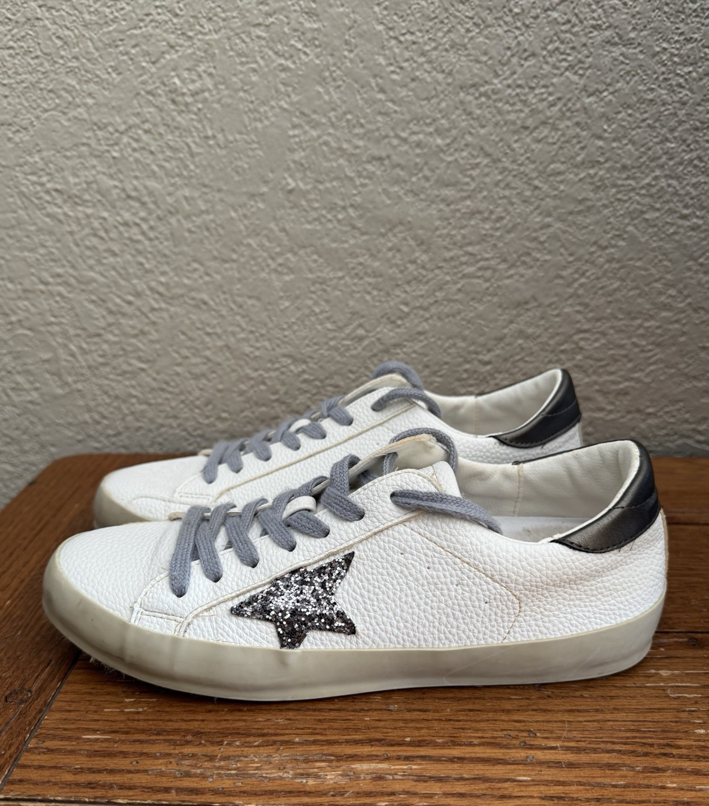 Shu Shop W Sz. 7.5 Paula Star Distressed Pre-Scuffed Sneakers Streetwear