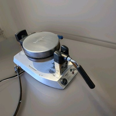Waring Pro Belgian Waffle Maker WMK300 Stainless Steel Rotating No Drip Tray