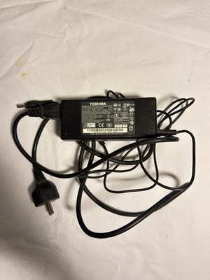 Toshiba Satellite L50-A Notebook Netzteil PA-1900-24 PA3516E-1AC / 19V 4,74A 90W