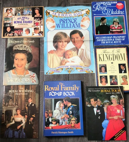 Lote de 9 libros de recuerdos de la familia real reina, príncipe Carlos y dama Diana...