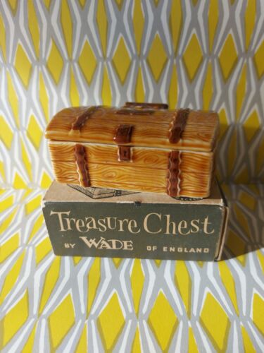 Vintage Wade Ceramic Treasure Chest With Box - Photo 1/17
