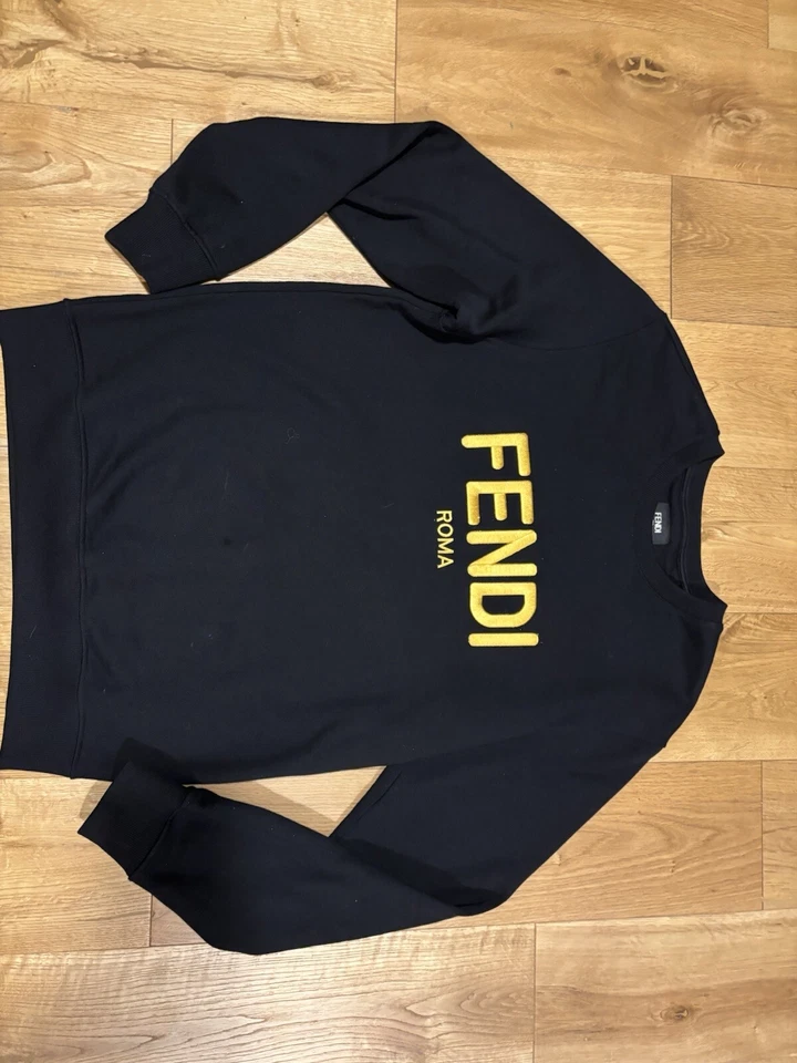 Fendi Roma black sweatshirt woman size M with yellow gold embroidered logo - Image 4 of 4