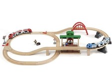 BRIO World Train Set 33512 Battery Train Station Bridge Complete 42 Pc Set