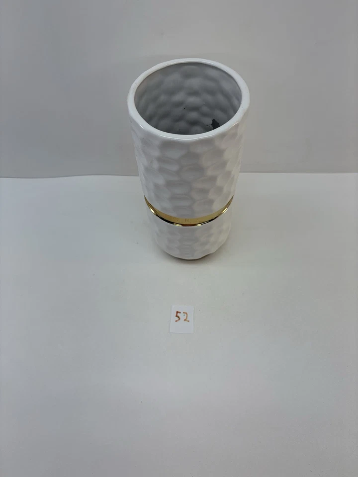 "Florero decorativo de cerámica blanco y adornos dorados de 10""" Foto 2 de 4