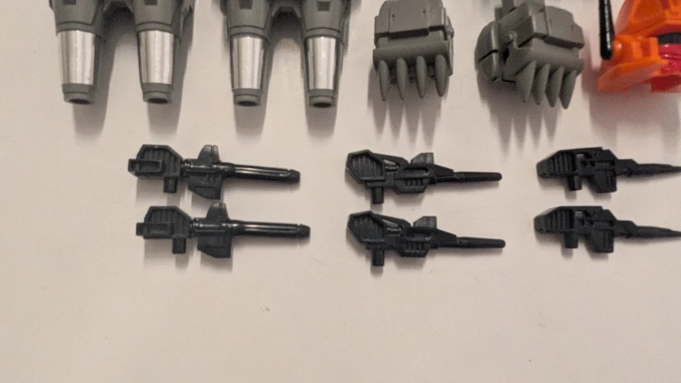 Vintage G1 Transformers Predaking 100% Complete 1986 - Image 3 of 4