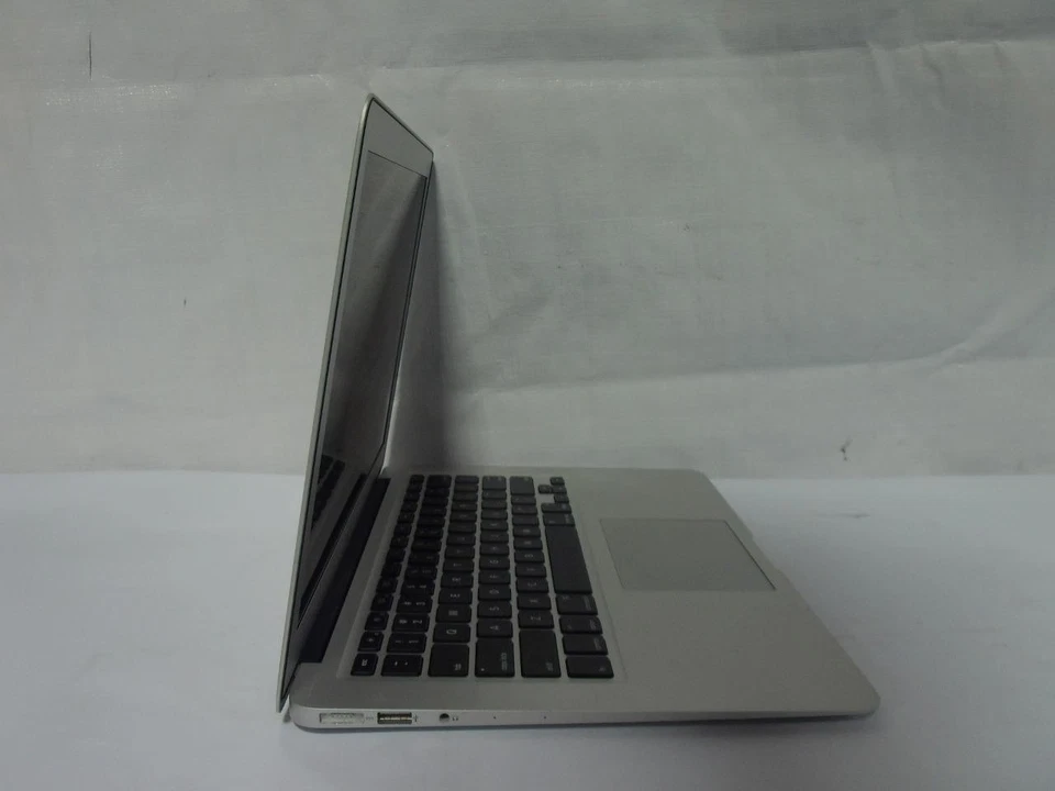 Apple MacBook Air A1466 Core i5-4250U 1.30GHz 4GB 128GB SSD Laptop (M108) - Image 4 of 4