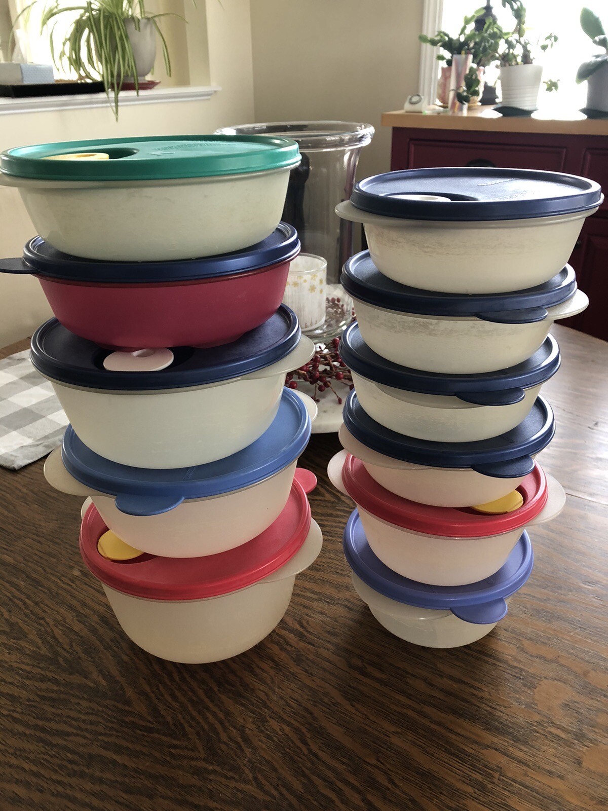 Crystalwave Tupperware Lot Of 22. 2642A 2640B 2647A 2645B With lids