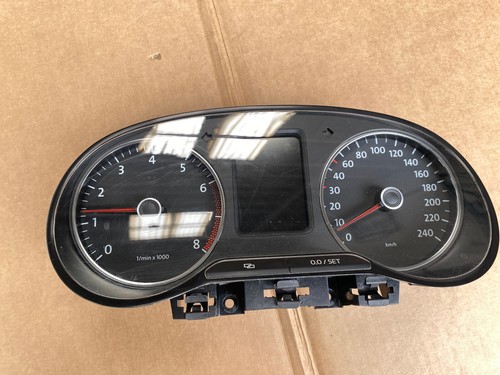 VW Polo 6R Bj.13 Kombiinstrument Tacho 6R0920860K