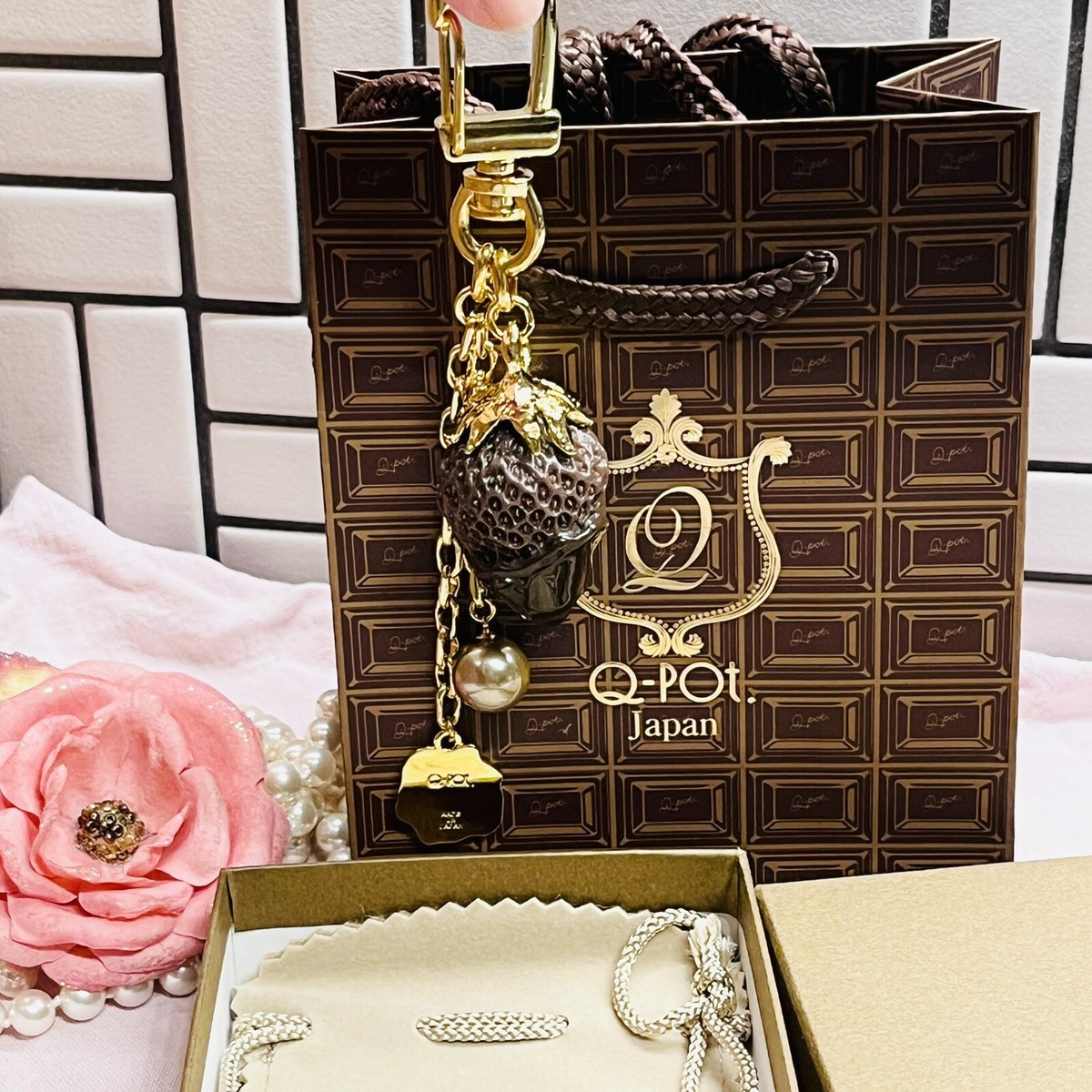 Q-pot. Japan Limited Strawberry Dipped Chocolate Key Holder Bag