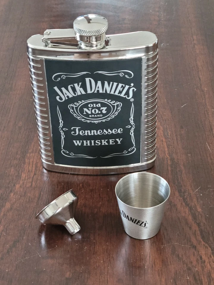 Jack Daniels 6 Oz Flask Cigarette Case Shot Funnel Set Stainless Steel Flask Set - Image 4 of 4