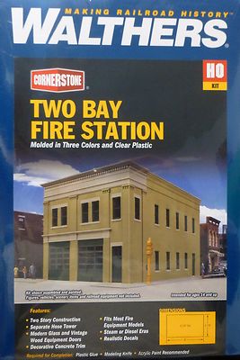 Walthers HO #4022 Two-Bay Fire Station -- Kit - 8 x 4-7/8 x 5-1/2''  (Kit)