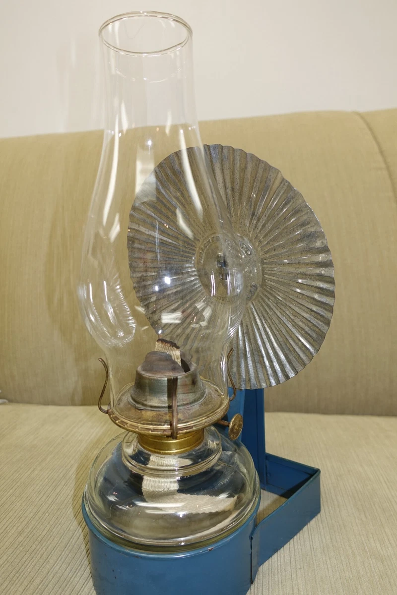 Antique Brass Wall Mount OIL LAMP Holder CLEAR GLASS Font
