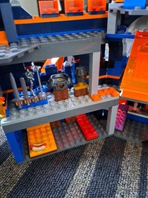 [RETIRED] LEGO NEXO KNIGHTS Knighton Castle 70357 w/ Manual
