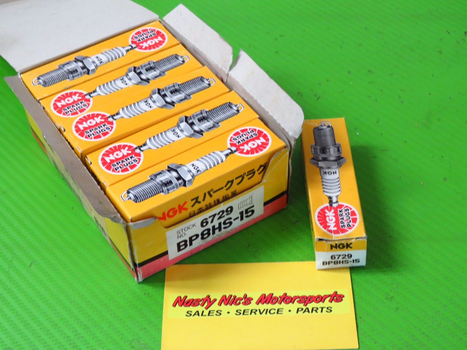 11 New NGK Spark Plugs BP8HS-15 6729 JAPAN