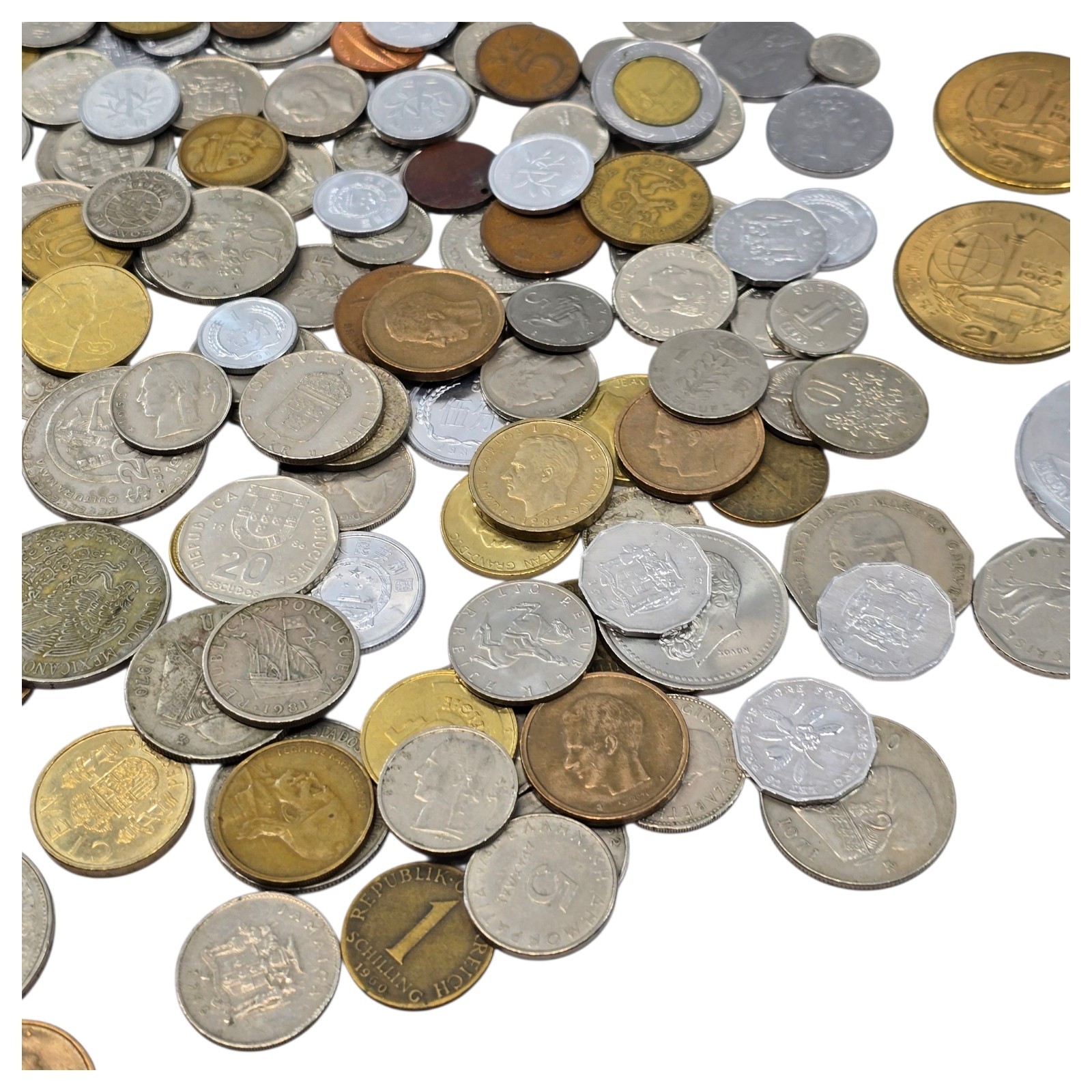 Mixed Lot of Different Foreign World Paper Money Banknotes Currency & Coins