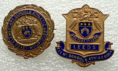 The Leeds Elementary Schools Athletic Association - Vintage Emaille Ansteckabzeichen