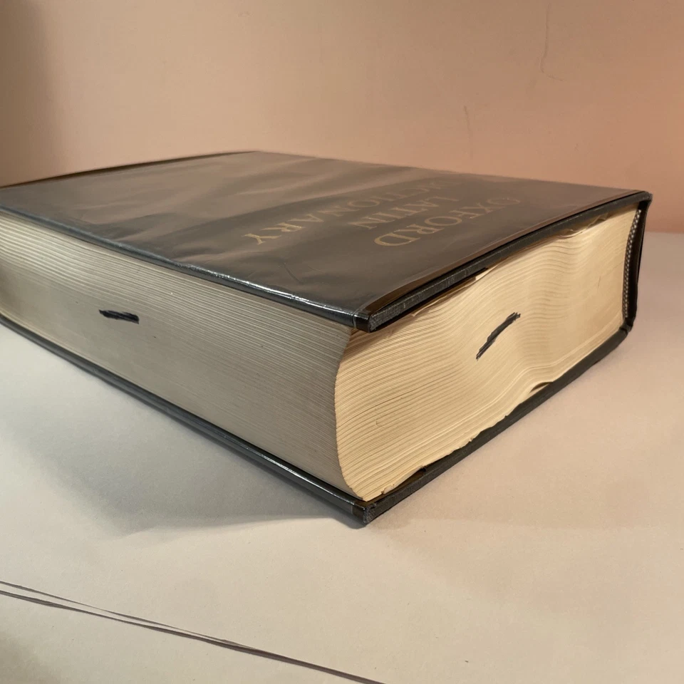 Oxford Latin Dictionary - 1983 Edition - Hardcover - Image 3 of 4
