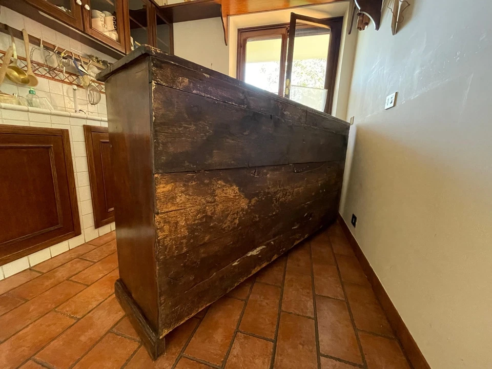 credenza bassa noce massiccio antica inizio XX Piemonte - Immagine 2 di 4