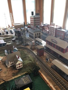 o scale train buildings