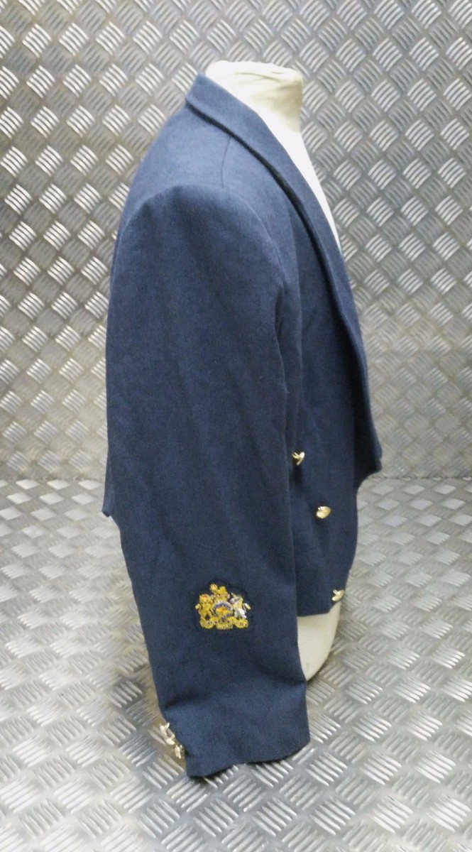 Veste De Mess Vintage RAF (Royal Air Force) 1969 - Pour Officiers, Pièce D'époque Défectueuse, Collection Militaria