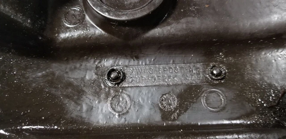 Lincoln LS 2000 2001 2002 RH cubierta de válvula lateral del pasajero 3,9 L V8 XW43-6P037-AC Foto 4 de 4