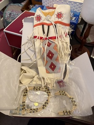 NIB American Girl KAYA''S white DANCE DRESS OF TODAY SET  1st Edition POW WOW Ret