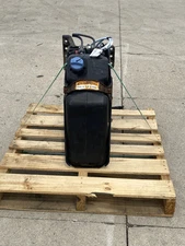 2014 Freightliner Cascadia DEF Tank A0430817003 (657-10804)