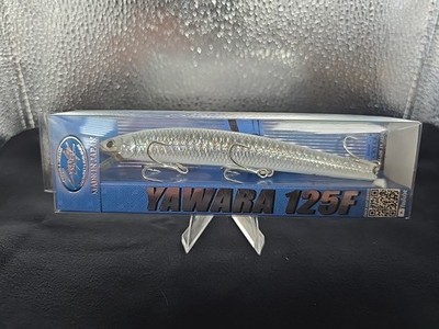 Lucky Craft FlashMinnow ~Yawara~ 125F Zebra Pearl White