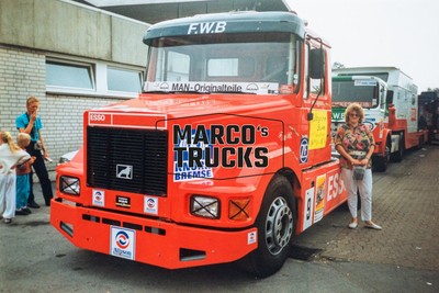 LKW Foto MAN F90 Renn-Truck Deutschland rot F.W.B MAN-Originalteile ESSO #e2vh