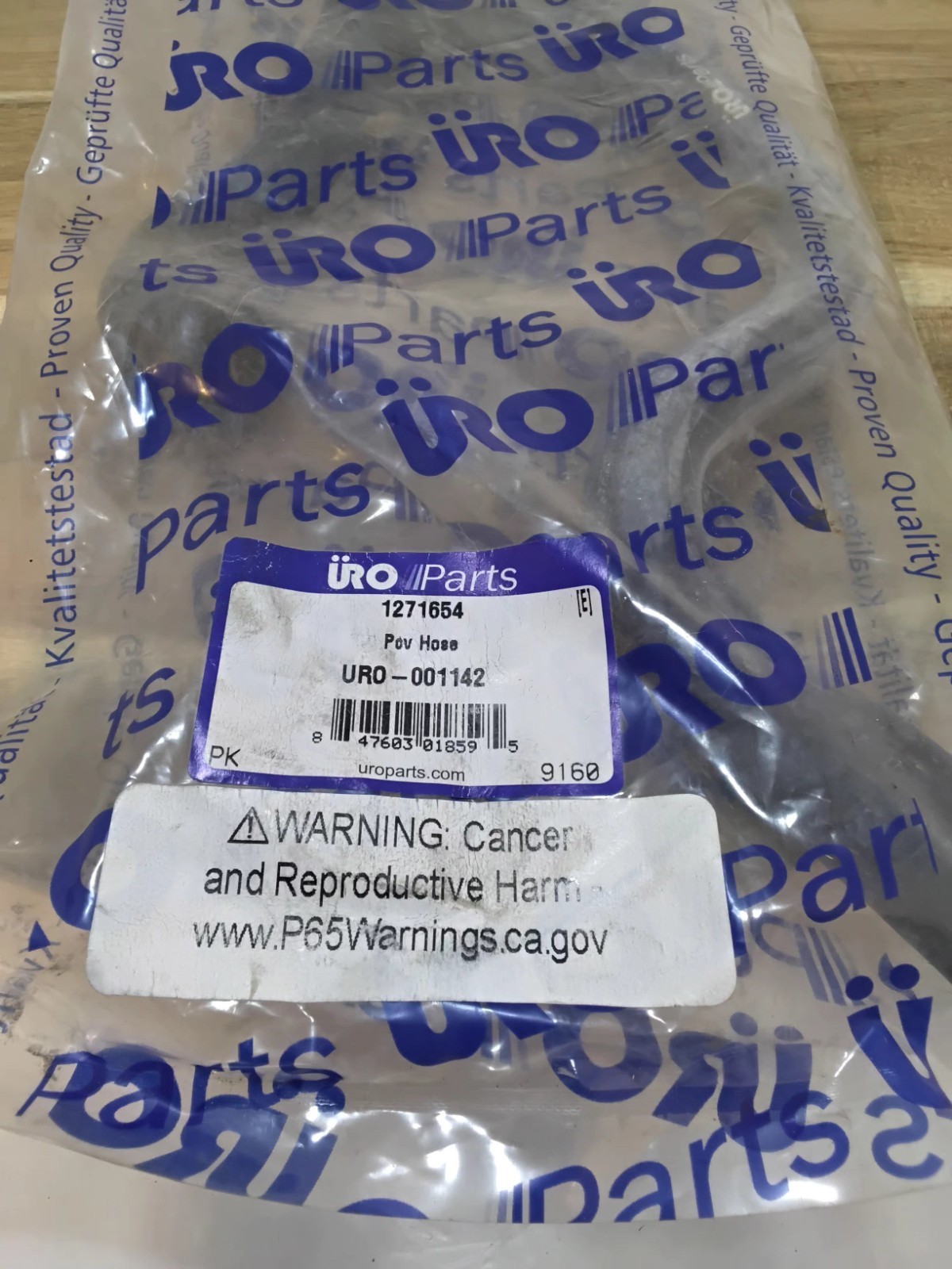 Uro parts Volvo PCV Crankcase Intake Breather Hose 1271654 nos
