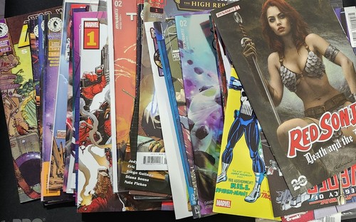 Mixed Lot of Over 40 Comics • Modern/Ultra Modern Variants, Foils, And More! - Picture 1 of 5