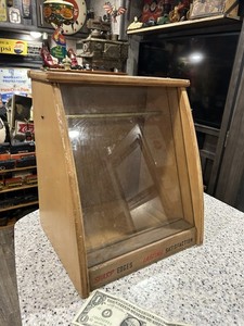 USA Vintage store display デッドストック Meet Deadstock Vintage: A Gen Z-run shop where you can buy or sell