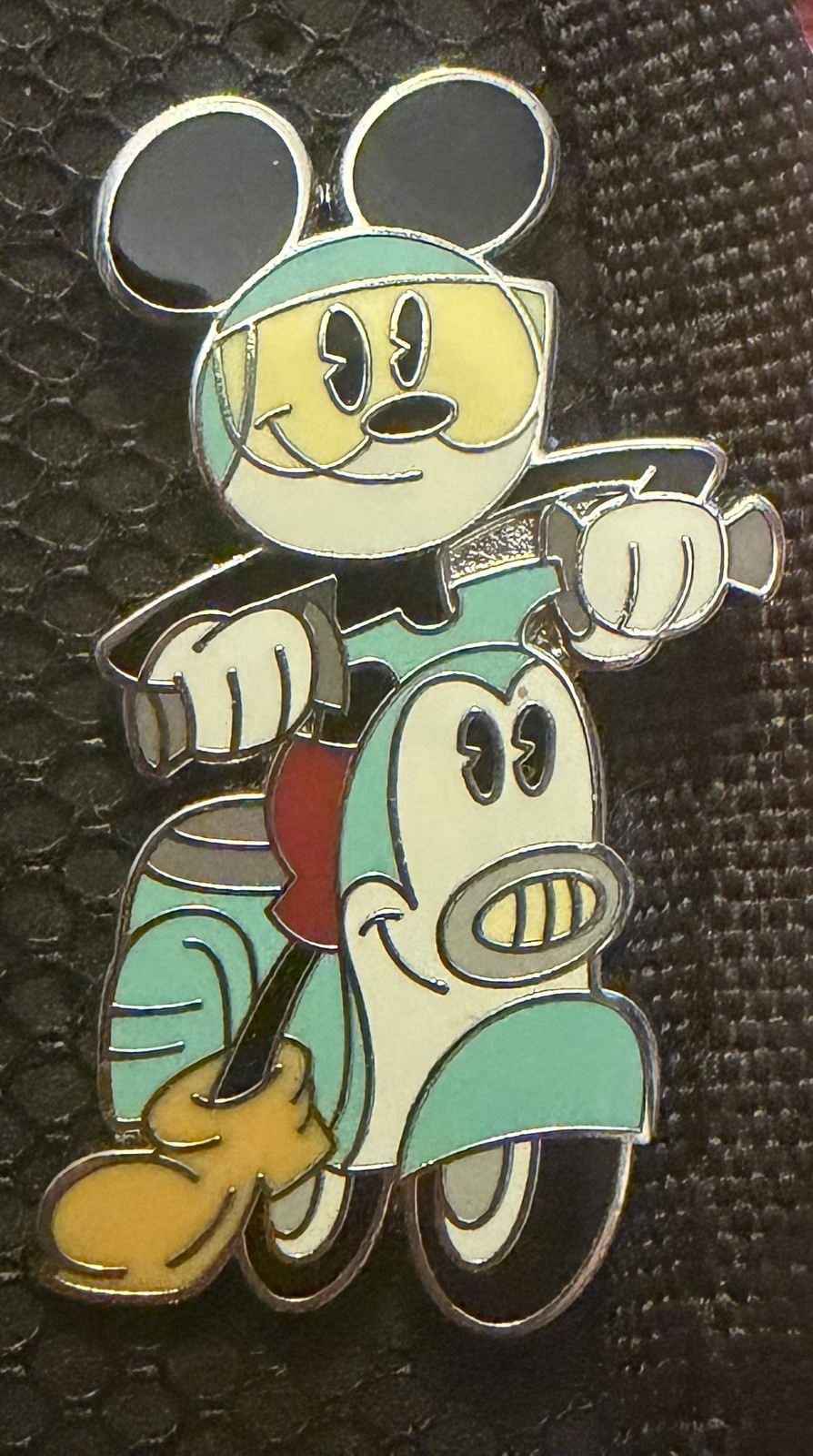 Disney pin 165661 Mickey Mouse Vespa Scooter Cartoon Short Croissant de Triomphe