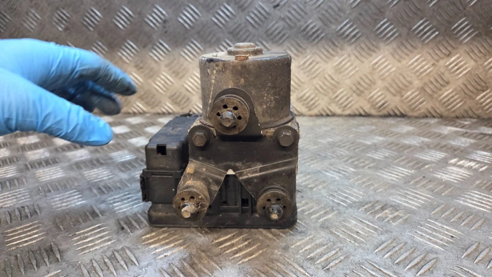 2005 AUDI A3 2.0 TDi SE 5DR S Tronic MK2 8P ABS PUMP 1K0907379Q - Image 2 of 3