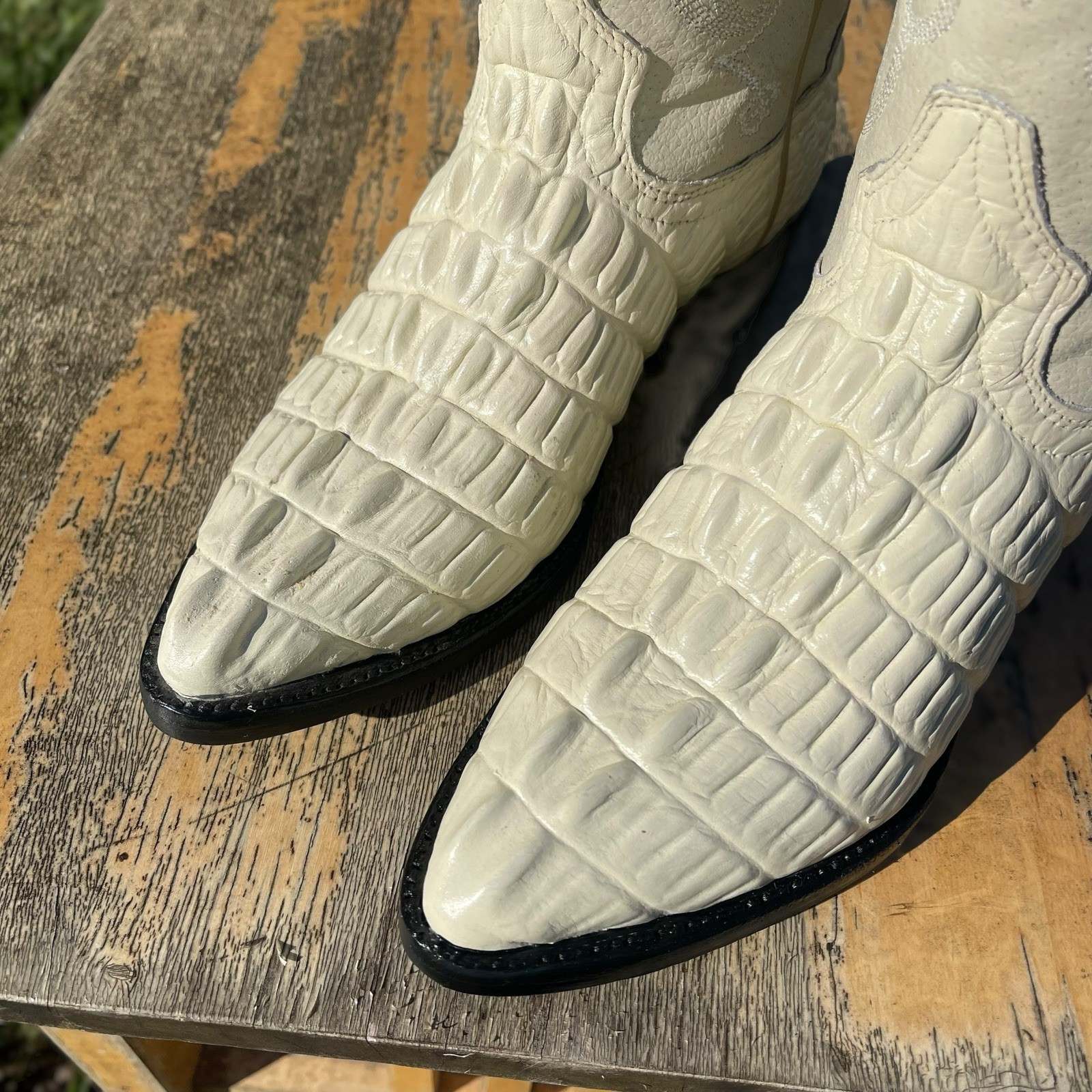 White Alligator Skin Boots. Men&rsquo;s Western Cowboy Boots. Bota Piel Caiman Blanco.